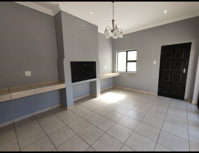 4 BEDROOM CLUSTER FOR SALE IN THREE RIVERS EAST
